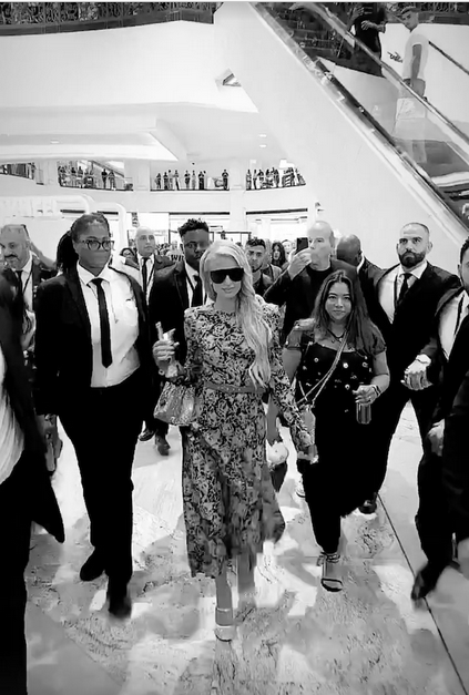 Paris Hilton viajó a Dubái