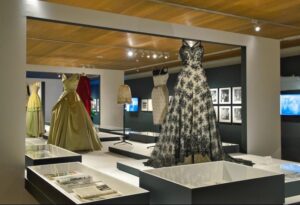 ‘En Madrid. Una Historia de la moda (1940-1970)’: La última exposición fotográfica sobre la moda madrileña